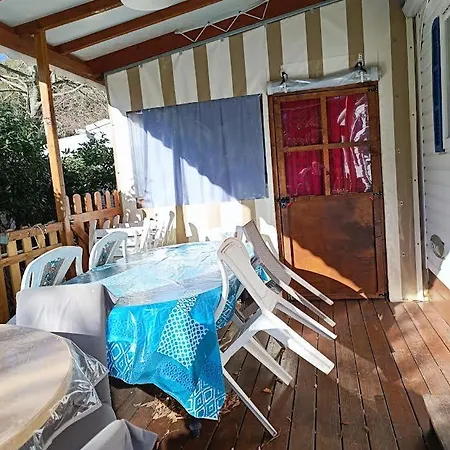 Campsite Les Grands Pins Emplacement Numero 103 Le Castellet (Var)